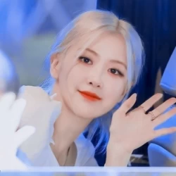 عکس 𝐒𝐎𝐅𝐈𝐀