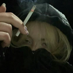 عکس 𝖡𝖾𝗅𝗅𝖺