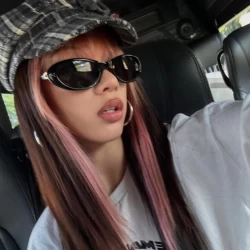 عکس 𝖭𝗂ιüƒ𝖺ɾ