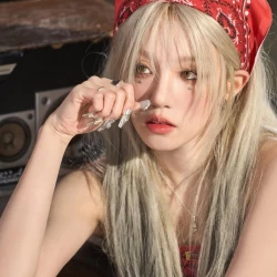 عکس 𝑀𝑖𝑛𝑛𝑖𝑒