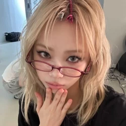 عکس 𝗄𝖺𝗓𝗈𝗁𝖺