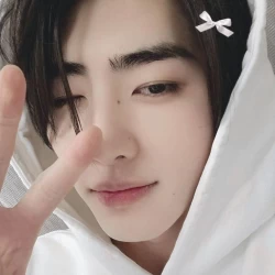 عکس 𝑭𝒍𝒐𝒓𝒆𝒏𝒄`