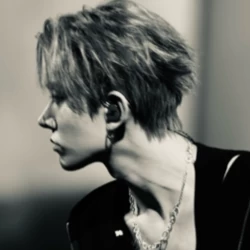 عکس 𝑨𝑵𝑮𝑬𝑳𝑨