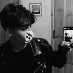 عکس 𝙆𝙤𝙪𝙧𝙤𝙨𝙝