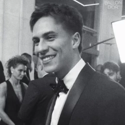 عکس 𝖧𝖾𝗅𝗂𝖺