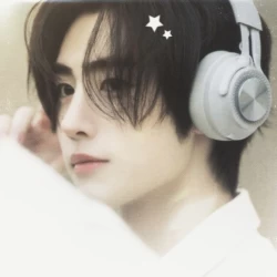 عکس 𝑭𝒍𝒐𝒓𝒆𝒏𝒄`