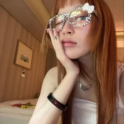 عکس 𝗄𝖺𝗓𝗈𝗁𝖺