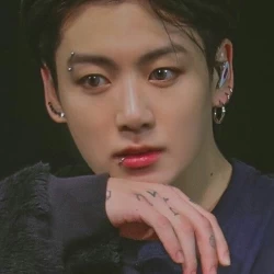 عکس ⟭⟬𝒯𝒾𝒶𝓇𝒶⟭⟬