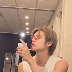 عکس 𝗉ꪱ𝗌𝗁ꭚꪱ