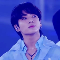 عکس 𝐿𝑖𝑦𝑎