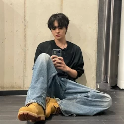 عکس 𝗧𝗋𝖺𝗀𝖾𝖽𝗒