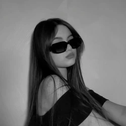 عکس 𝐀𝐧𝐠𝐞𝐥𝐚