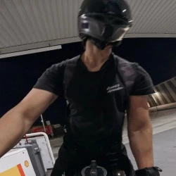 عکس 𝙖𝙡𝙚𝙭