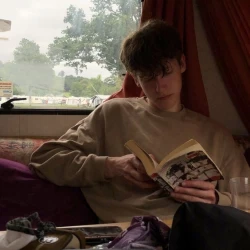 عکس 𝐑𝐚𝐝𝐢𝐧