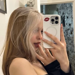 عکس 𝓣𝓪𝓷𝓲𝔂𝓪