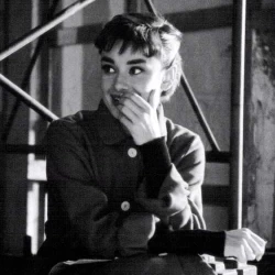 عکس 𝖭𝖾𝗀𝗂𝗇