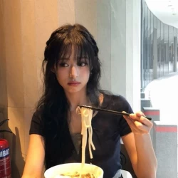 عکس 𝖪𝖺𝗋𝗂