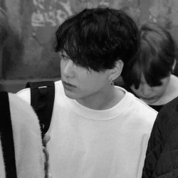 عکس 𝗌𝗁𝗎𝗄𝖺