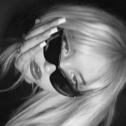 عکس 𝒀𝒖𝒏𝒂