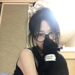 عکس 𝖪𝖺𝗋𝗂