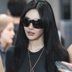 عکس 𝘕𝘢𝘪𝘳𝘢