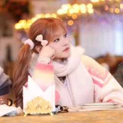 عکس 𝓐𝘪𝘴𝘩𝘢ᵒᶠᶠ