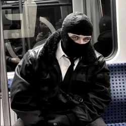 عکس 𝙈𝙖𝙧𝙣𝙞𝙚