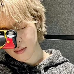 عکس 𝑨𝒎𝒚 ᴏꜰꜰ