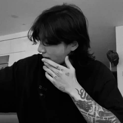 عکس 𝐊𝐲𝐫𝐞𝐧