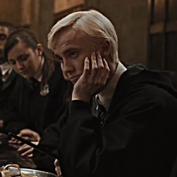 عکس 𝑁𝑖𝑙𝑖𝑟𝑎𝑚