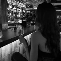 عکس 𝐼𝑠𝑎𝑏𝑒𝑙