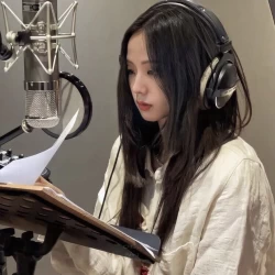 عکس 𝘈𝘳𝘦𝘻ooღ༄