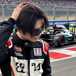 عکس 𝖺𝗇𝗍𝗂𝗇