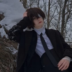 عکس 𝑳𝒖𝒄𝒊𝒆𝒏