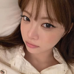 عکس 𝗁𝖾𝗅𝖾𝗇𝖺