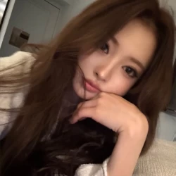 عکس 𝖤𝗅𝗌𝖺𝗇𝖺