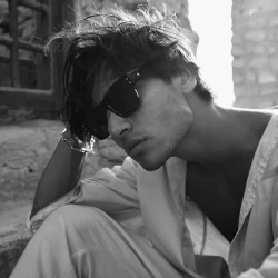 عکس 𝖡𝖺𝗋𝗌𝖺𝗆