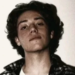 عکس 𝑵𝒂𝒕𝒉𝒂𝒏