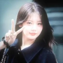 عکس !!   Lee Rora