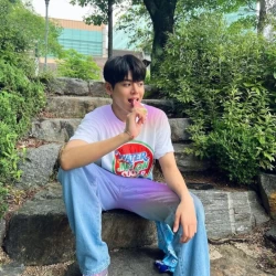 عکس 𝓜 𝓪𝓷 𝓲𝓽𝓼