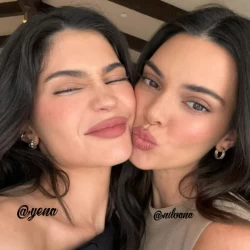 عکس Y)𝖾𝗇𝖺)