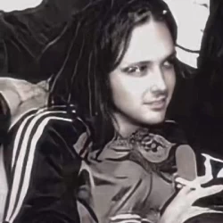 عکس جاناتان هالو