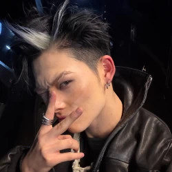 عکس touchunderdress