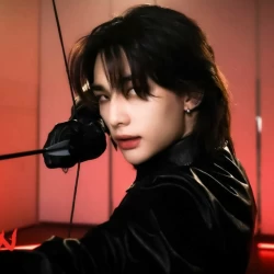 عکس 𝑨𝒗𝒊𝒏𝒂