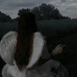 عکس 𝐀𝐧𝐠𝐞𝐥