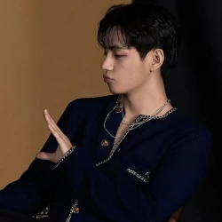 عکس 𝑲𝒊𝒎 𝒕𝒂𝒆