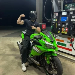 عکس 𝙆𝙤𝙪𝙧𝙤𝙨𝙝