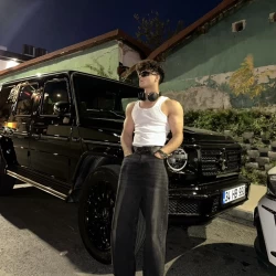 عکس 𝗔𝘆𝗵𝗮𝗻