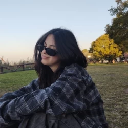 عکس 𝙆𝙮𝙖𝙣𝙖