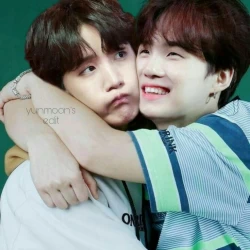 عکس JHope دستش خورد